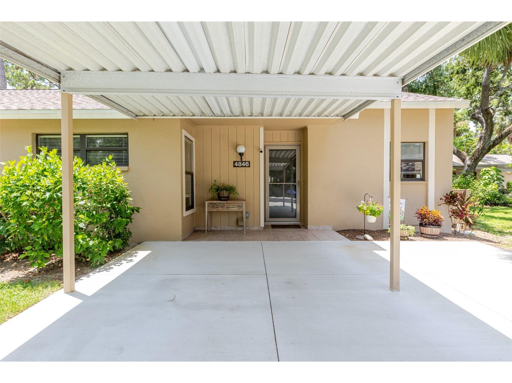 4846 Village Gardens Drive Sarasota FL 34234 A4660898 image1