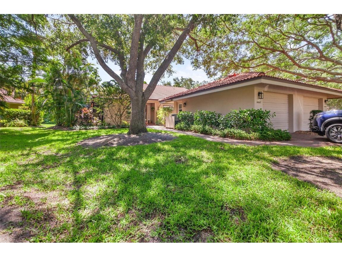 4847 Kestral Park Way N #23 Sarasota FL 34231 A4618124 image1