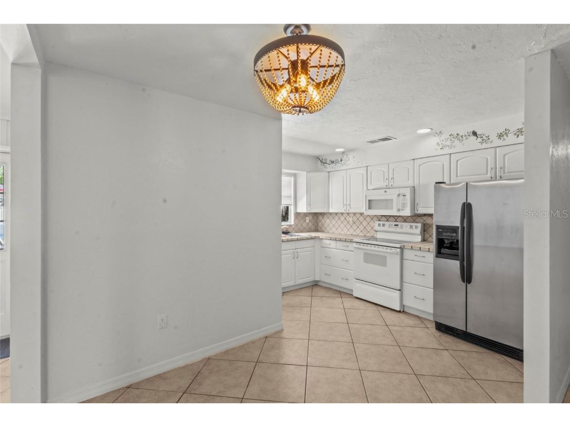 4848 Camphor Avenue Sarasota FL 34231 A4675711 image12