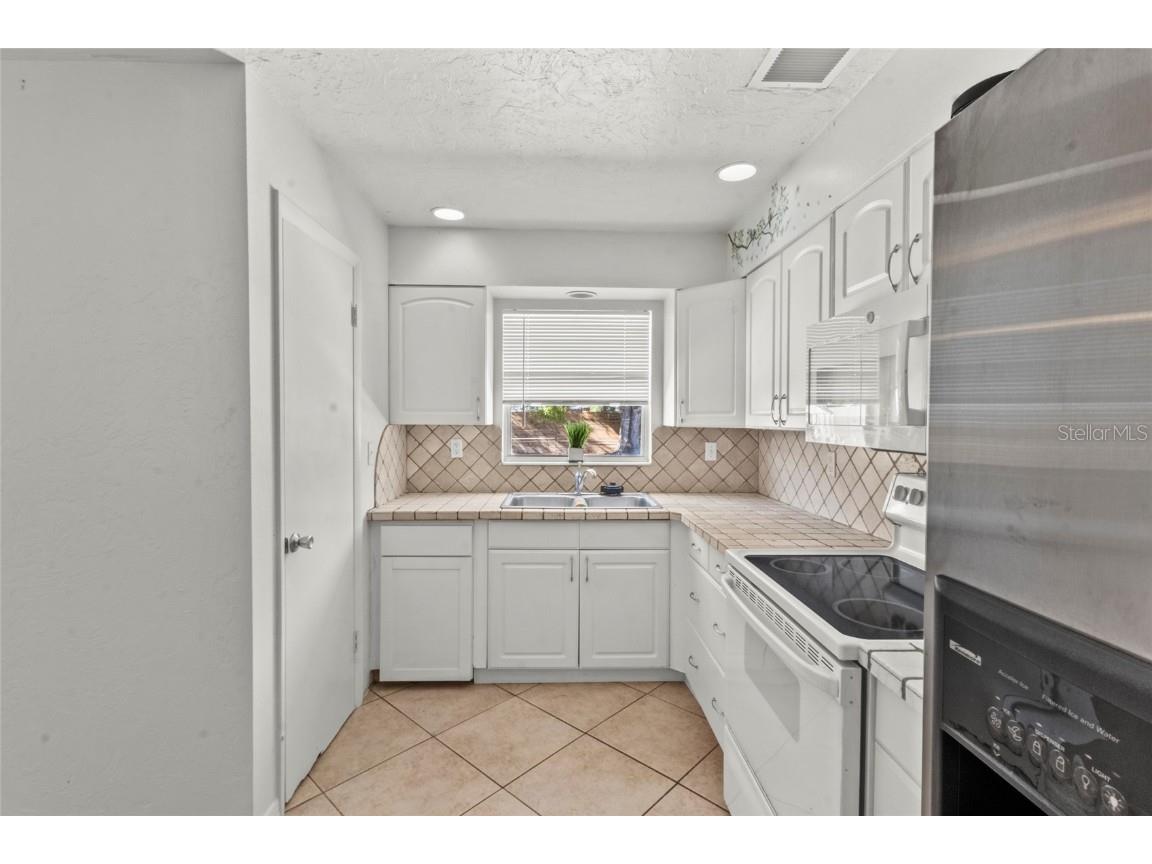 4848 Camphor Avenue Sarasota FL 34231 A4675711 image13