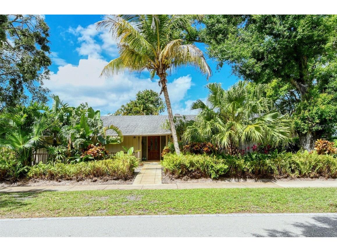 4848 Riverwood Avenue Sarasota FL 34231 A4566255 image1