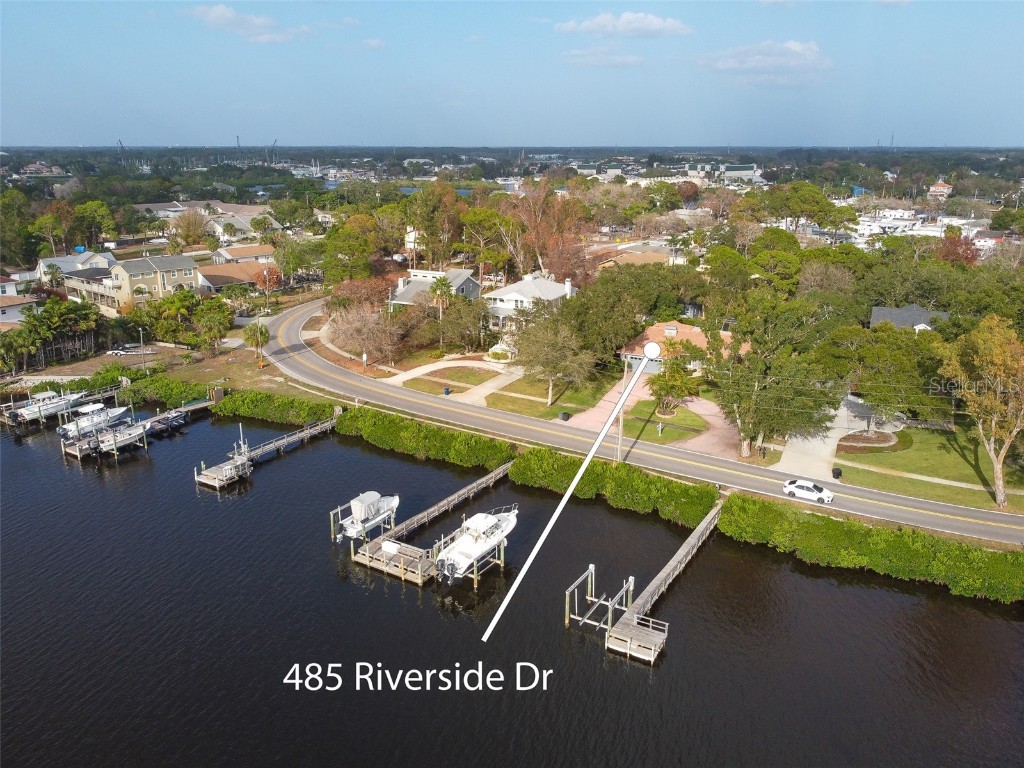 485 Riverside Drive Tarpon Springs FL 34689 W7858582 image1