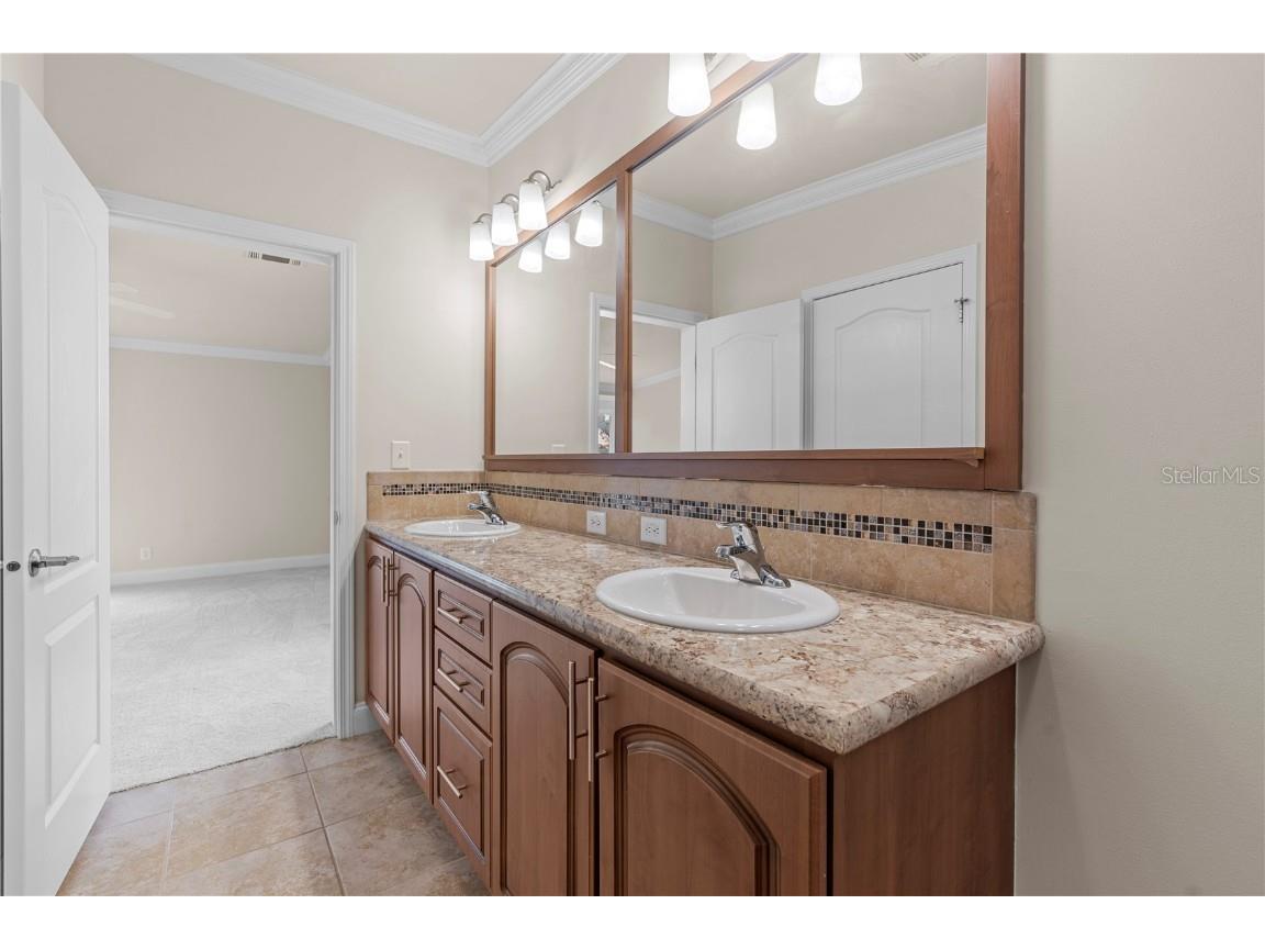 4851 W Gandy Boulevard #11S Tampa FL 33611 TB8432451 image29