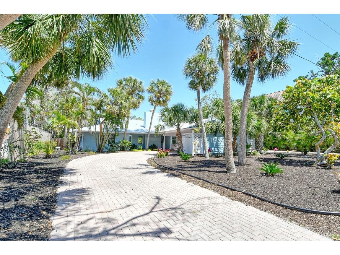 4852 Featherbed Lane Sarasota FL 34242 A4648921 image1