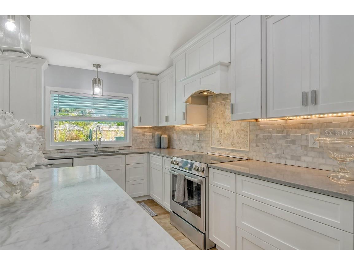 4852 Featherbed Lane Sarasota FL 34242 A4648921 image23