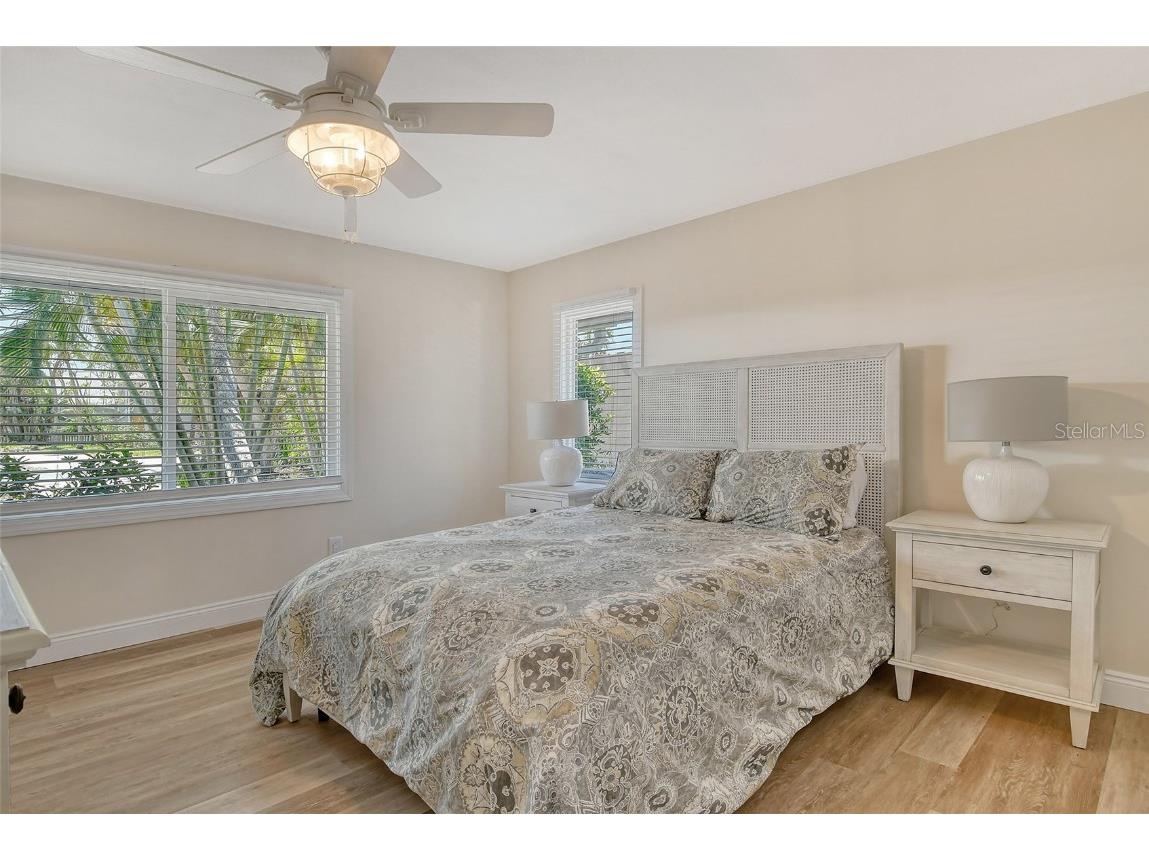 4852 Featherbed Lane Sarasota FL 34242 A4648921 image33