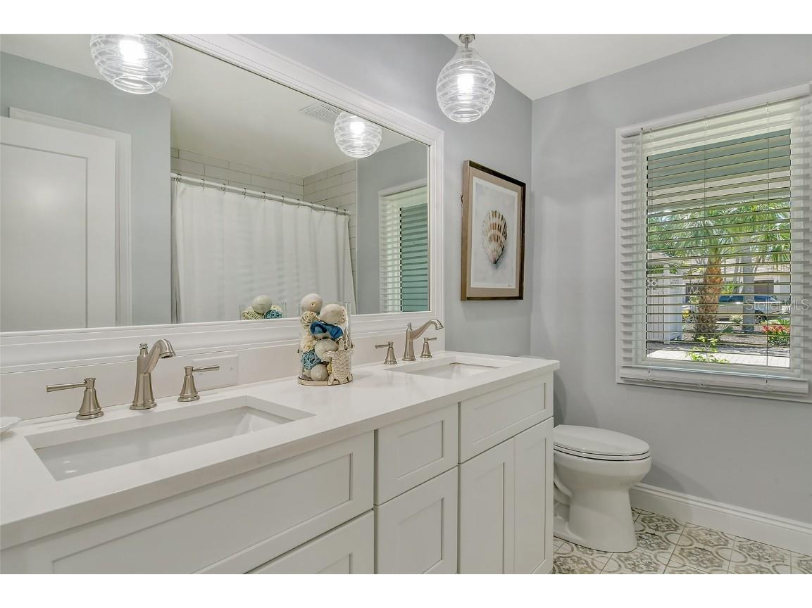 4852 Featherbed Lane Sarasota FL 34242 A4648921 image35