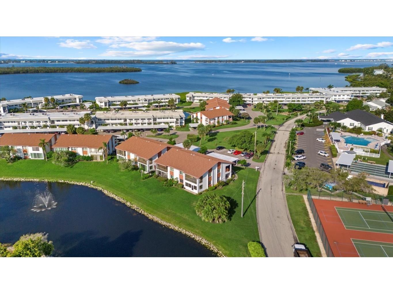 4852 Independence Drive Bradenton FL 34210 A4663545 image1