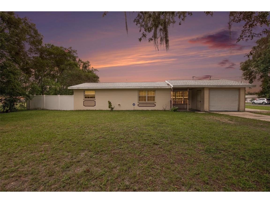 4853 18th Street Zephyrhills FL 33542 A4577162 image1