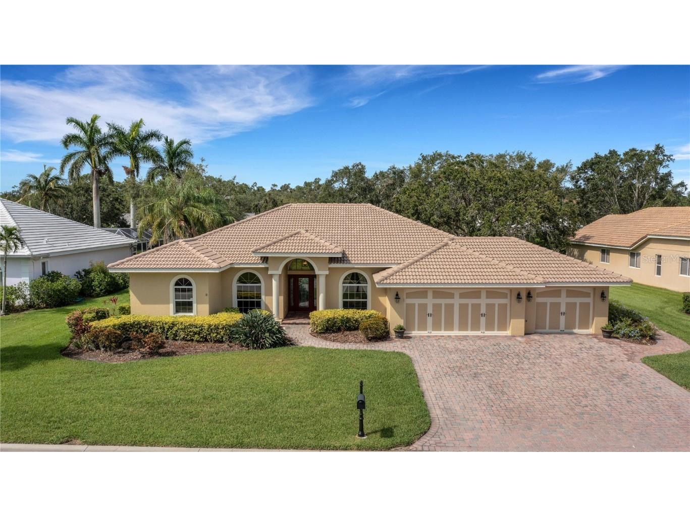 4856 Hanging Moss Lane Sarasota FL 34238 A4576939 image1