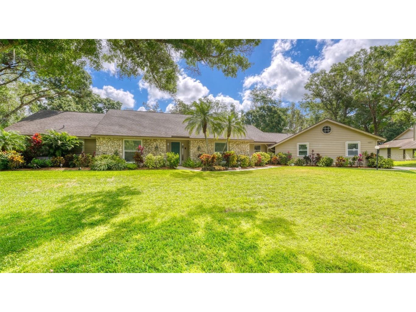 4857 Proctor Oaks Court Sarasota FL 34233 A4566805 image1
