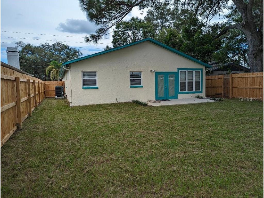 486 48th Avenue N Saint Petersburg FL 33703 U8214626 image1