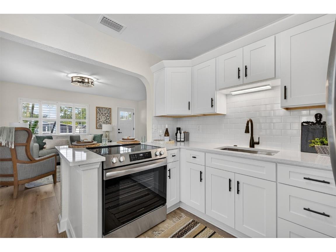 486 49th Avenue N Saint Petersburg FL 33703 TB8449447 image6