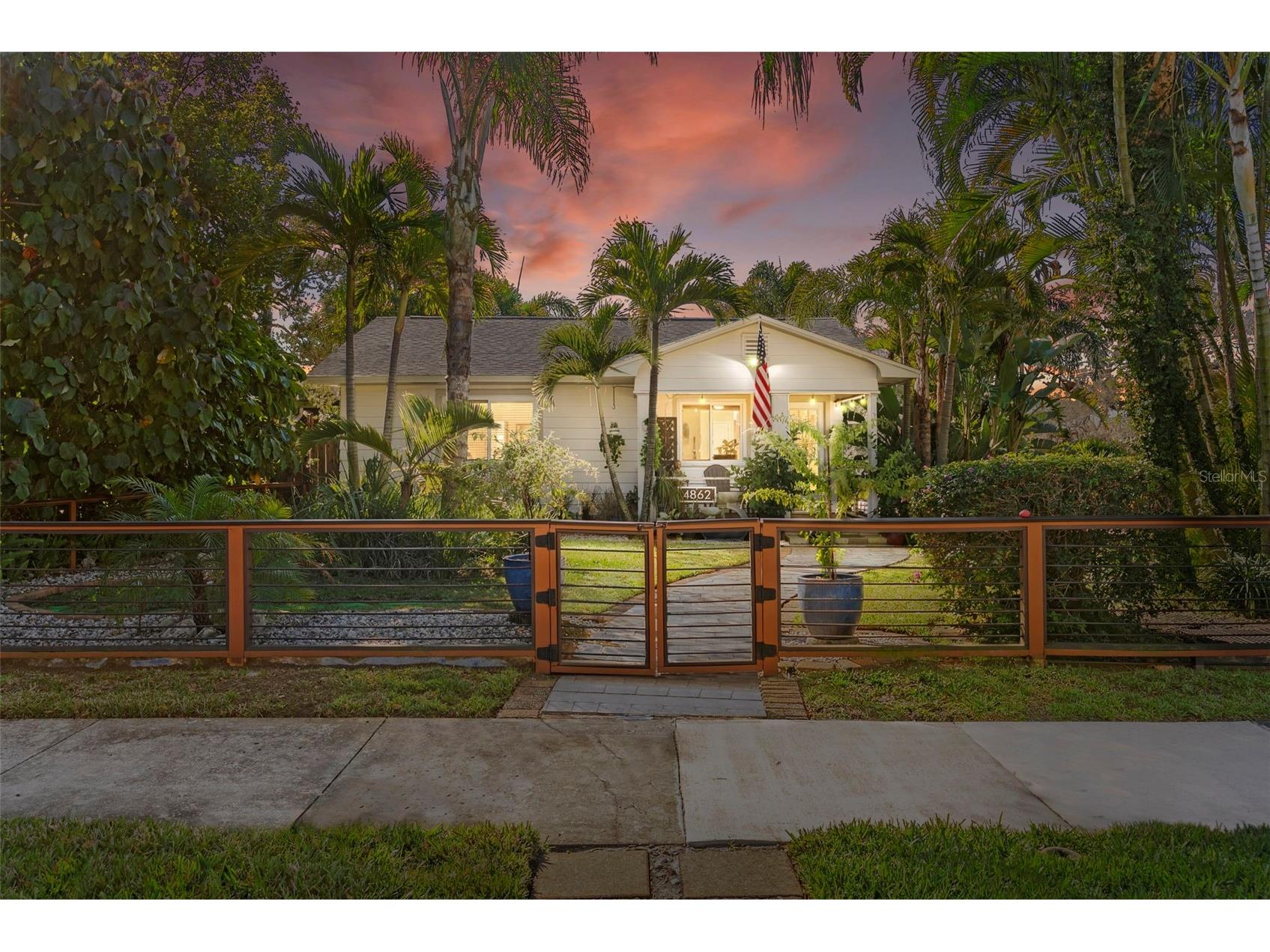 4862 Burlington Avenue N Saint Petersburg FL 33713 TB8472423 image1