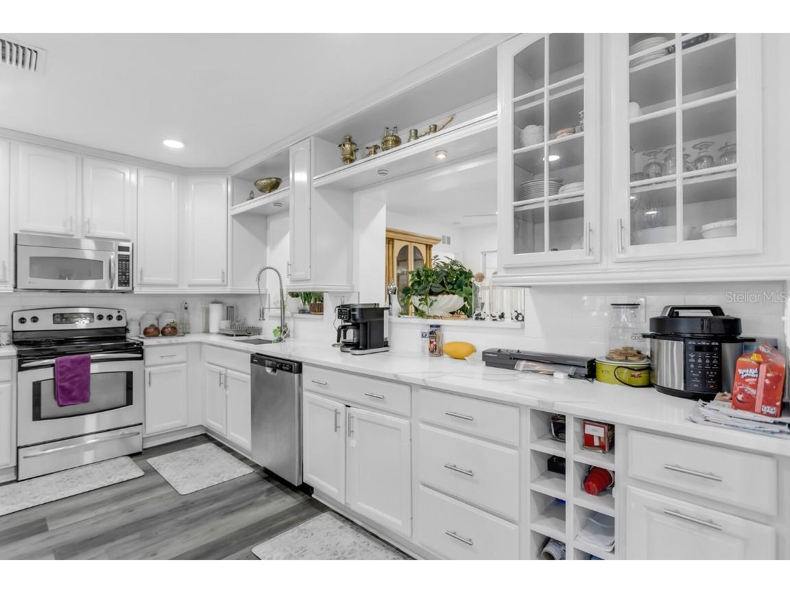 4864 Lake Charles Drive N Kenneth City FL 33709 TB8437285 image7