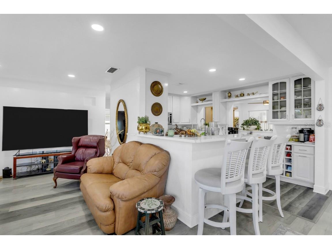 4864 Lake Charles Drive N Kenneth City FL 33709 TB8437285 image9