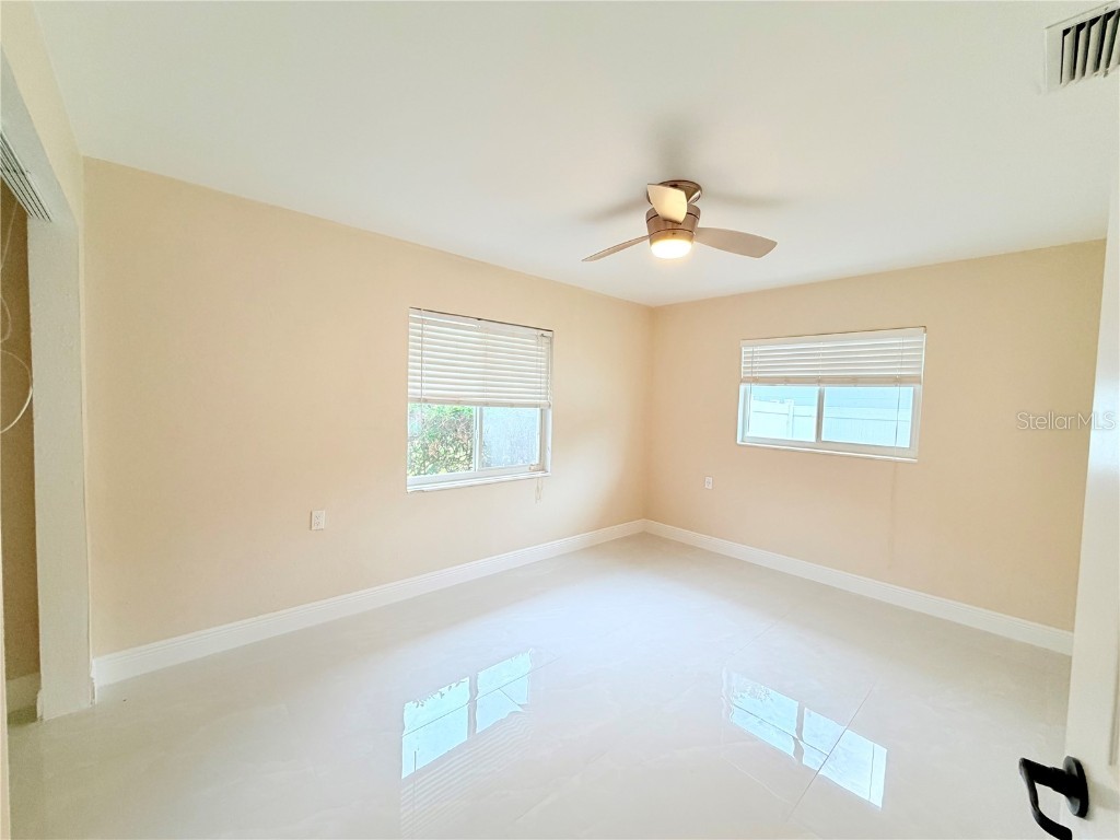 4866 Huntington Street NE Saint Petersburg FL 33703 TB8457817 image7
