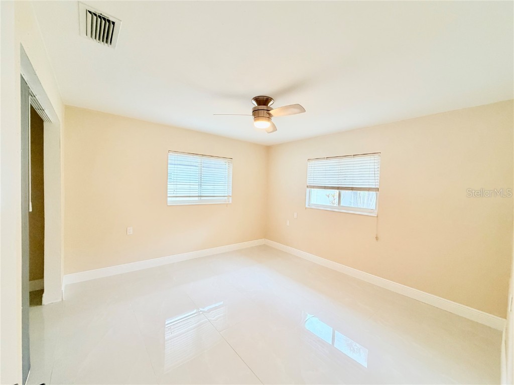 4866 Huntington Street NE Saint Petersburg FL 33703 TB8457817 image8