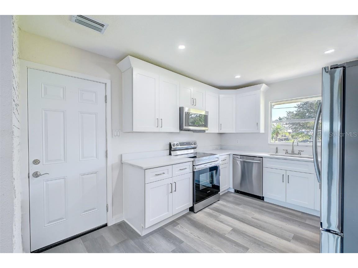 4867 E Riverside Drive Fort Myers FL 33905 A4671001 image6