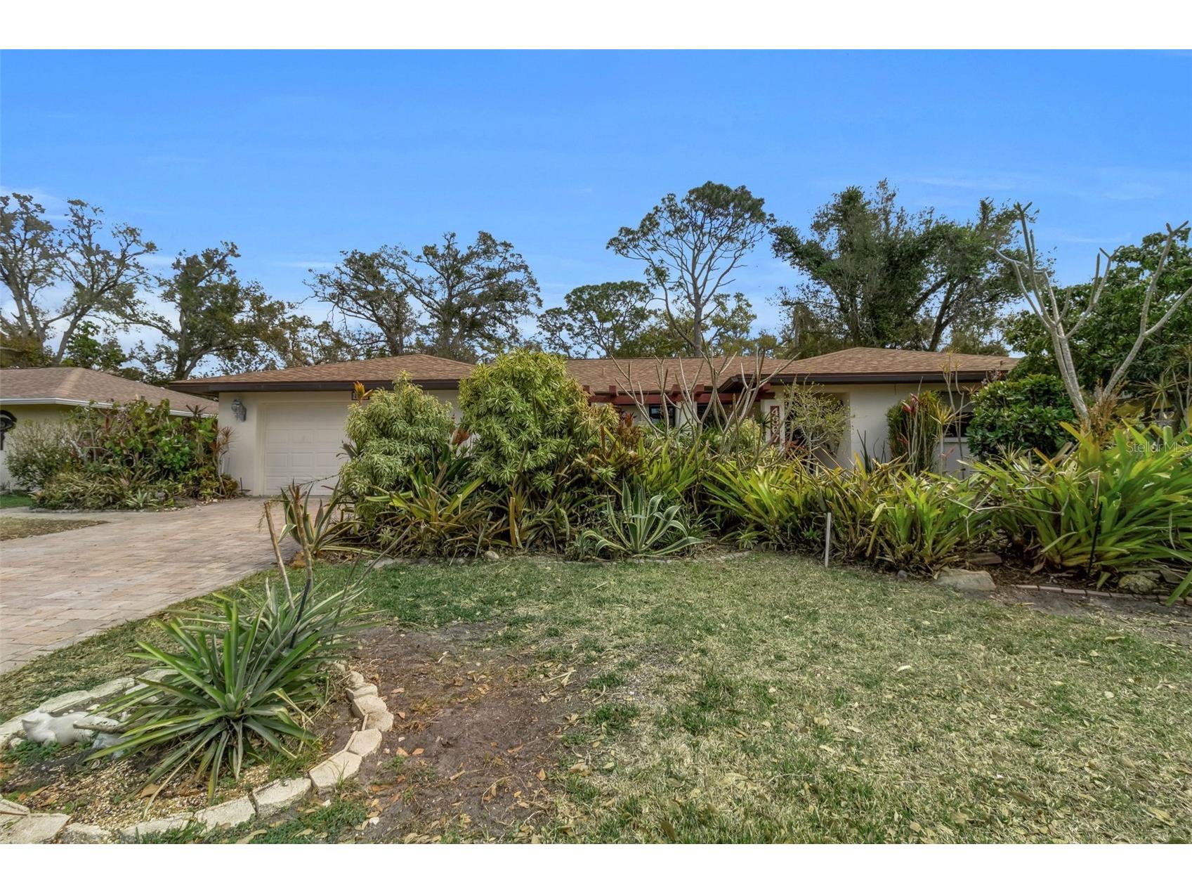 4867 Huntleigh Drive Sarasota FL 34233 A4685110 image1