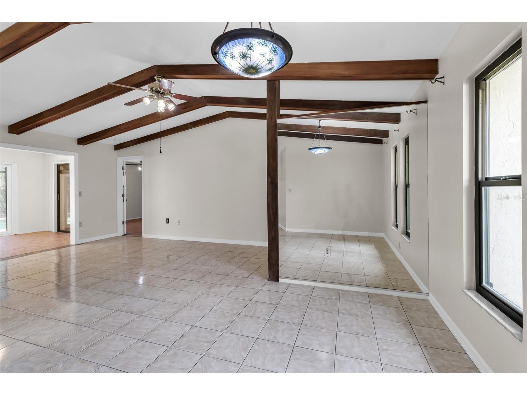 4867 Huntleigh Drive Sarasota FL 34233 A4685110 image10