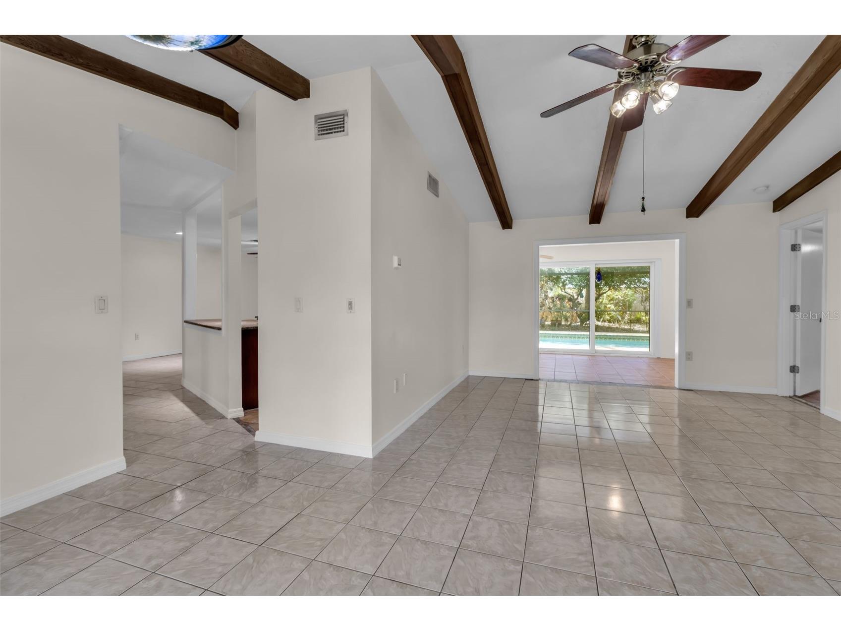 4867 Huntleigh Drive Sarasota FL 34233 A4685110 image11