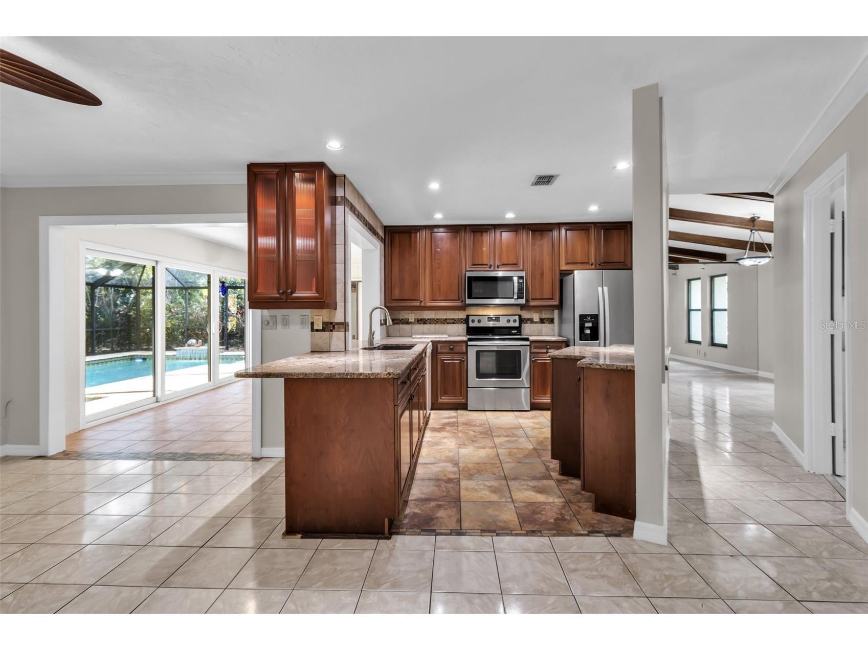4867 Huntleigh Drive Sarasota FL 34233 A4685110 image12