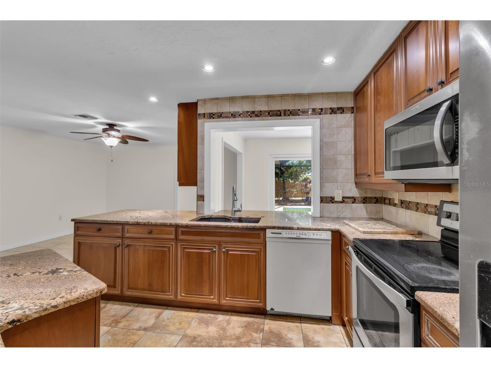 4867 Huntleigh Drive Sarasota FL 34233 A4685110 image14