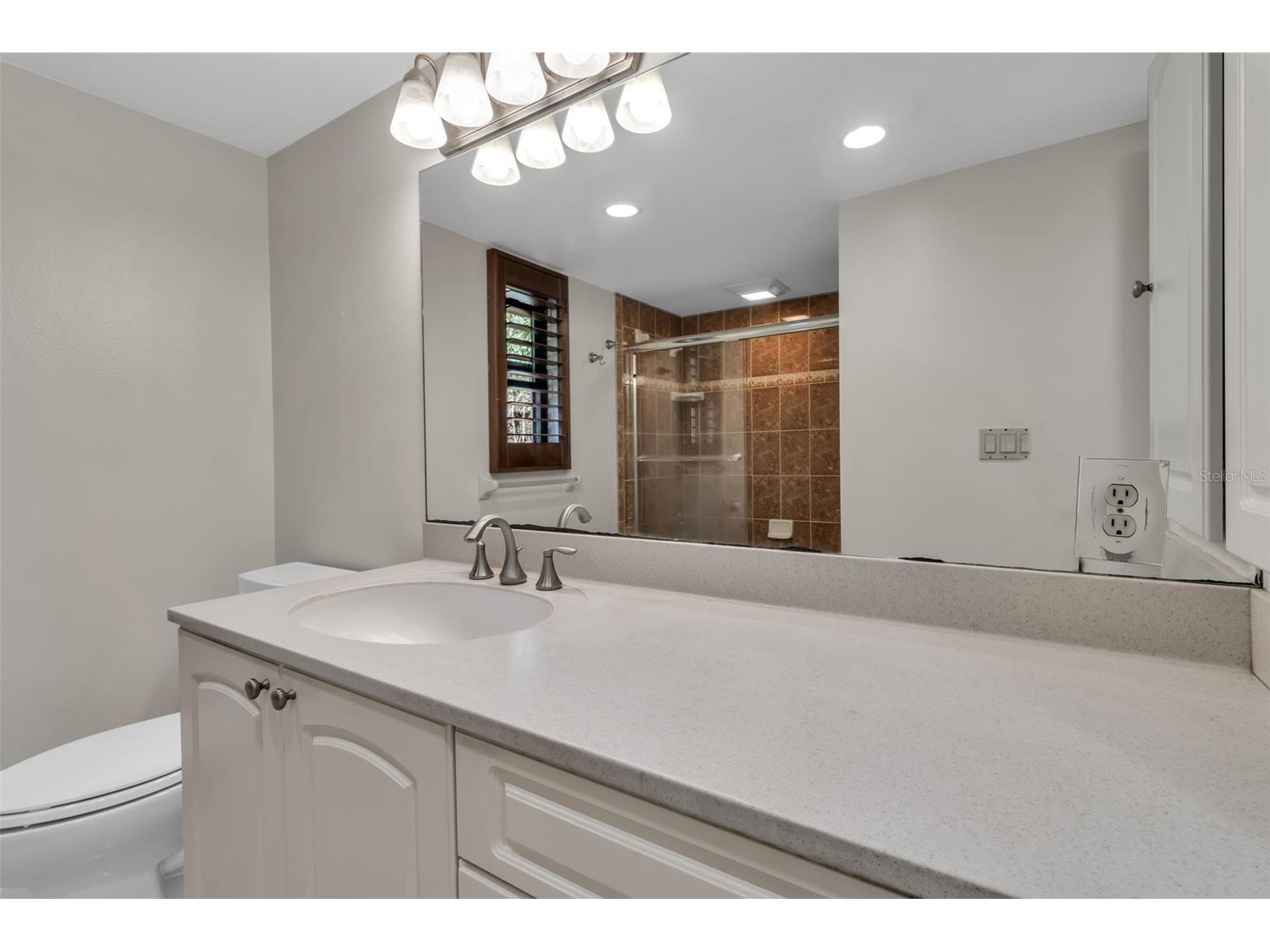 4867 Huntleigh Drive Sarasota FL 34233 A4685110 image31