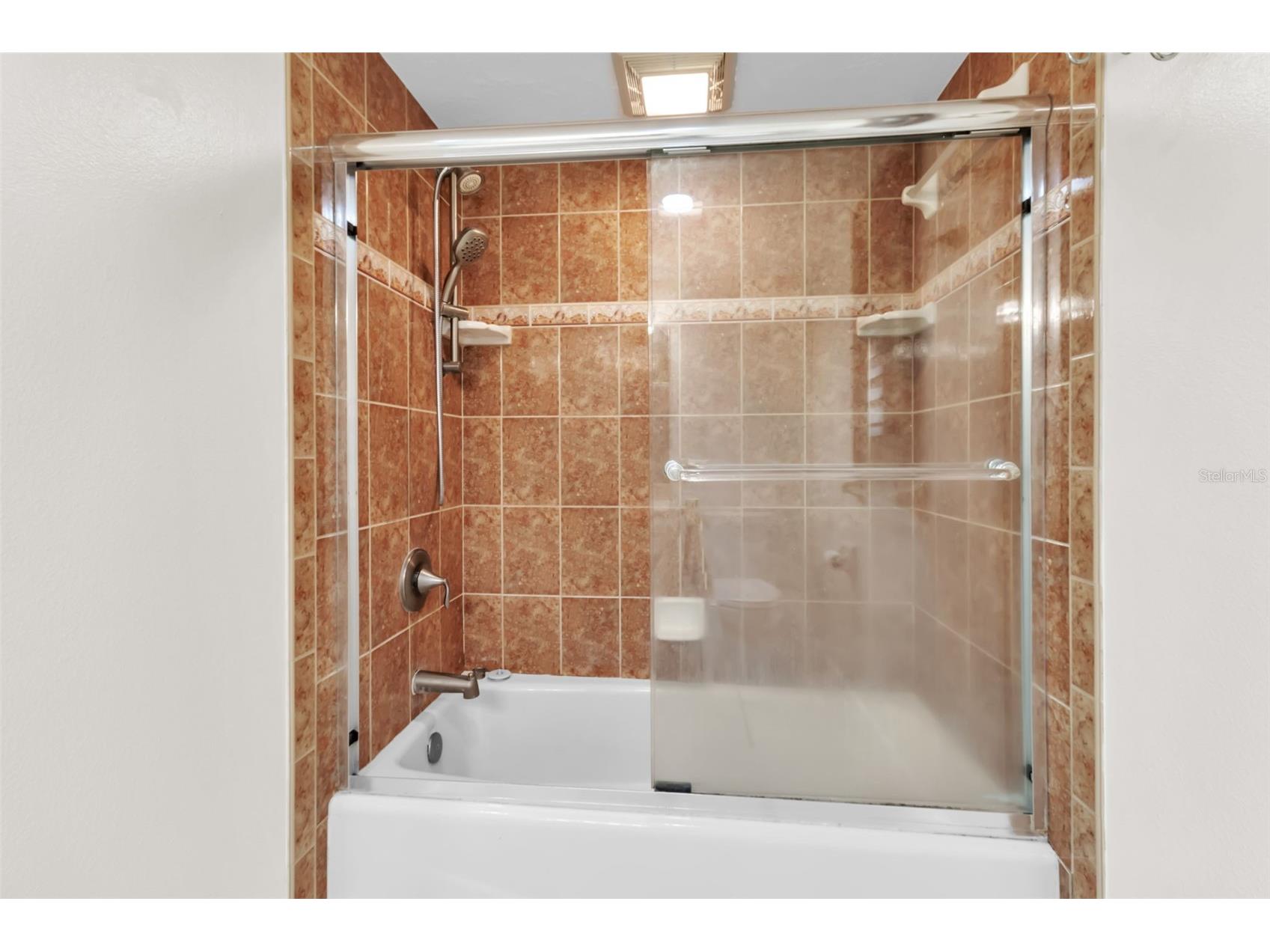 4867 Huntleigh Drive Sarasota FL 34233 A4685110 image33