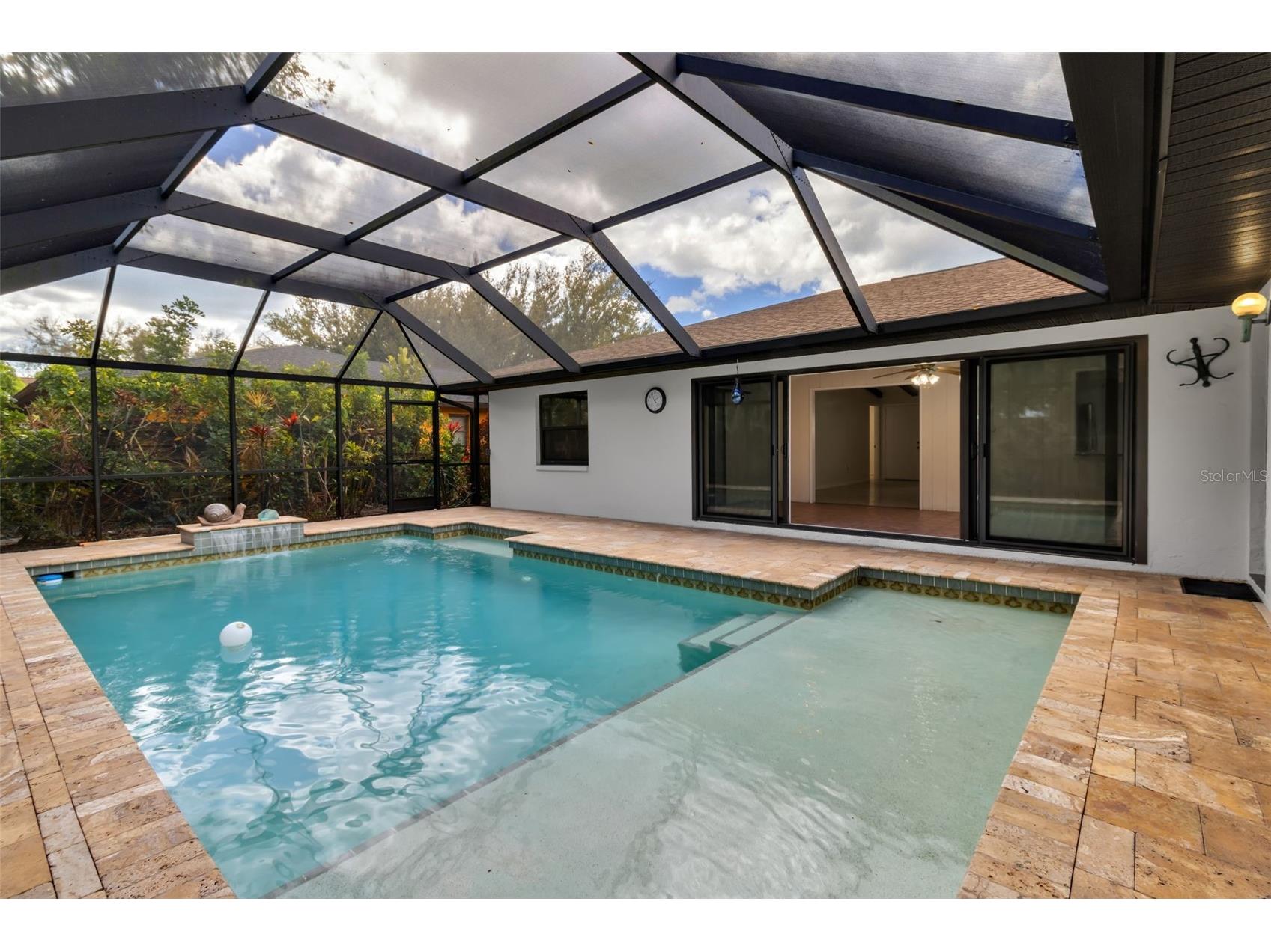 4867 Huntleigh Drive Sarasota FL 34233 A4685110 image5