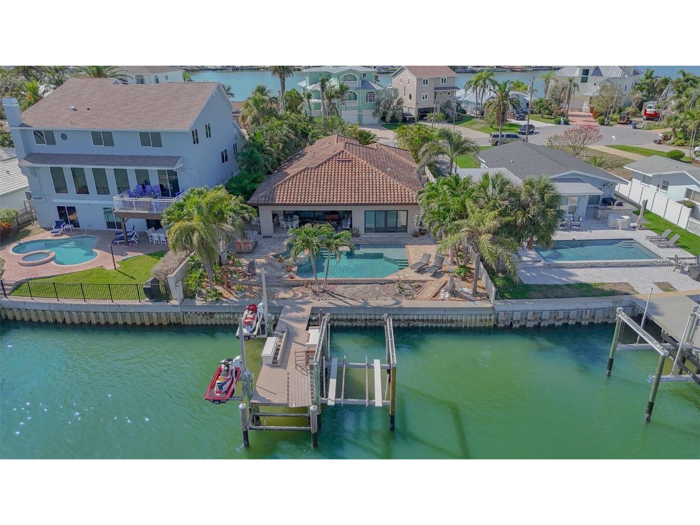 487 Harbor Drive S Indian Rocks Beach FL 33785 - INTRACOASTAL WATER TO GULF TB8397563 image1