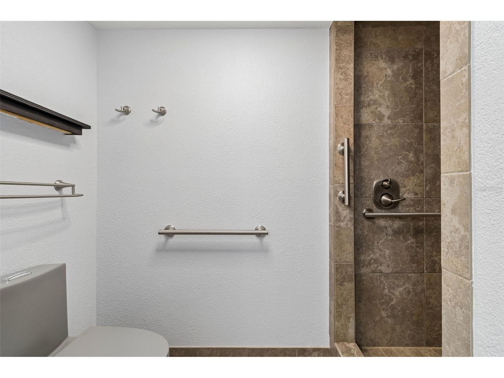 487 Pinellas Bayway S #207 Saint Petersburg FL 33715 TB8505494 image46