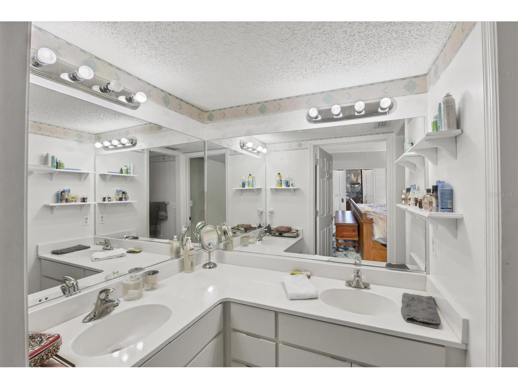 4870 Kestral Park Circle #14 Sarasota FL 34231 A4680535 image25