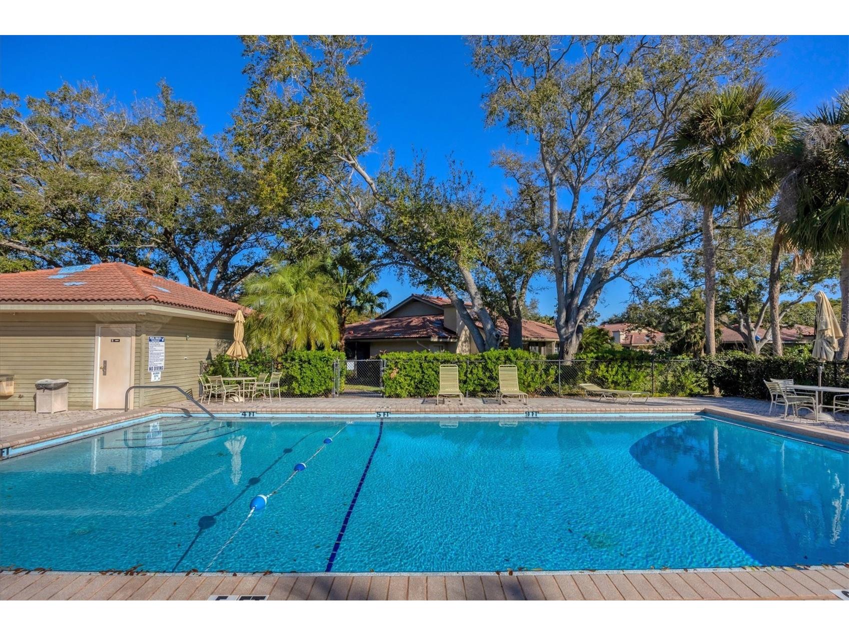 4870 Kestral Park Circle #14 Sarasota FL 34231 A4680535 image3