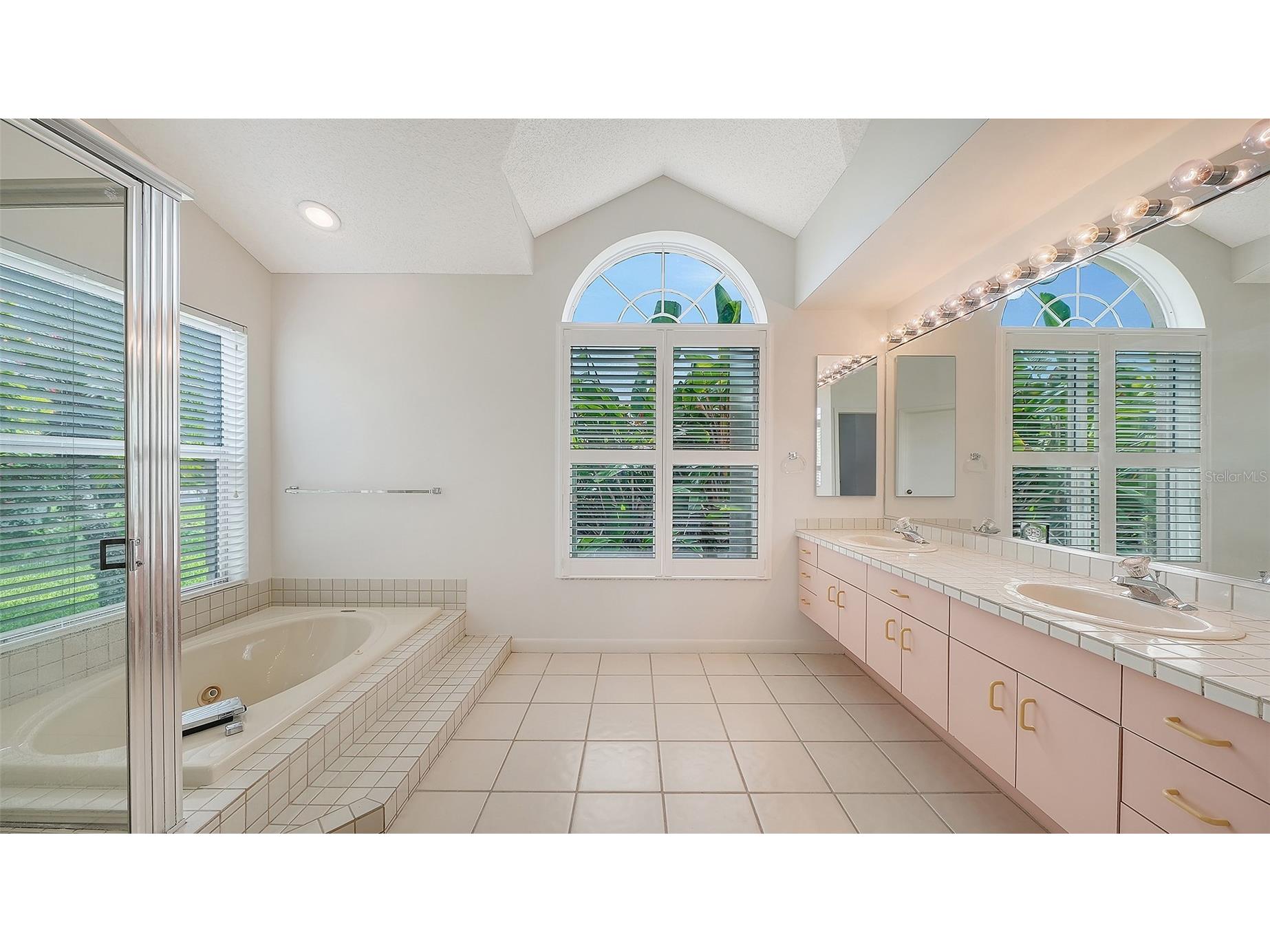 4871 Winterhaven Drive Sarasota FL 34233 A4693755 image28