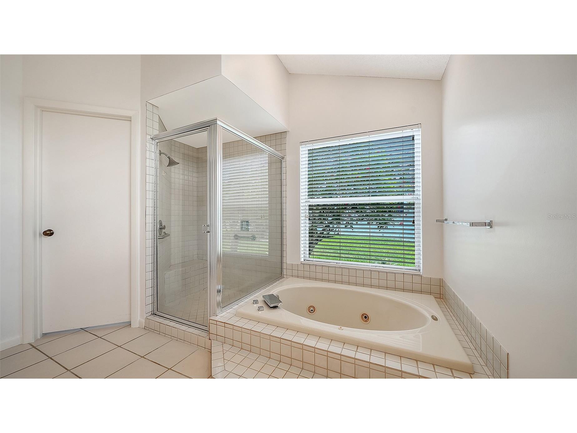 4871 Winterhaven Drive Sarasota FL 34233 A4693755 image30