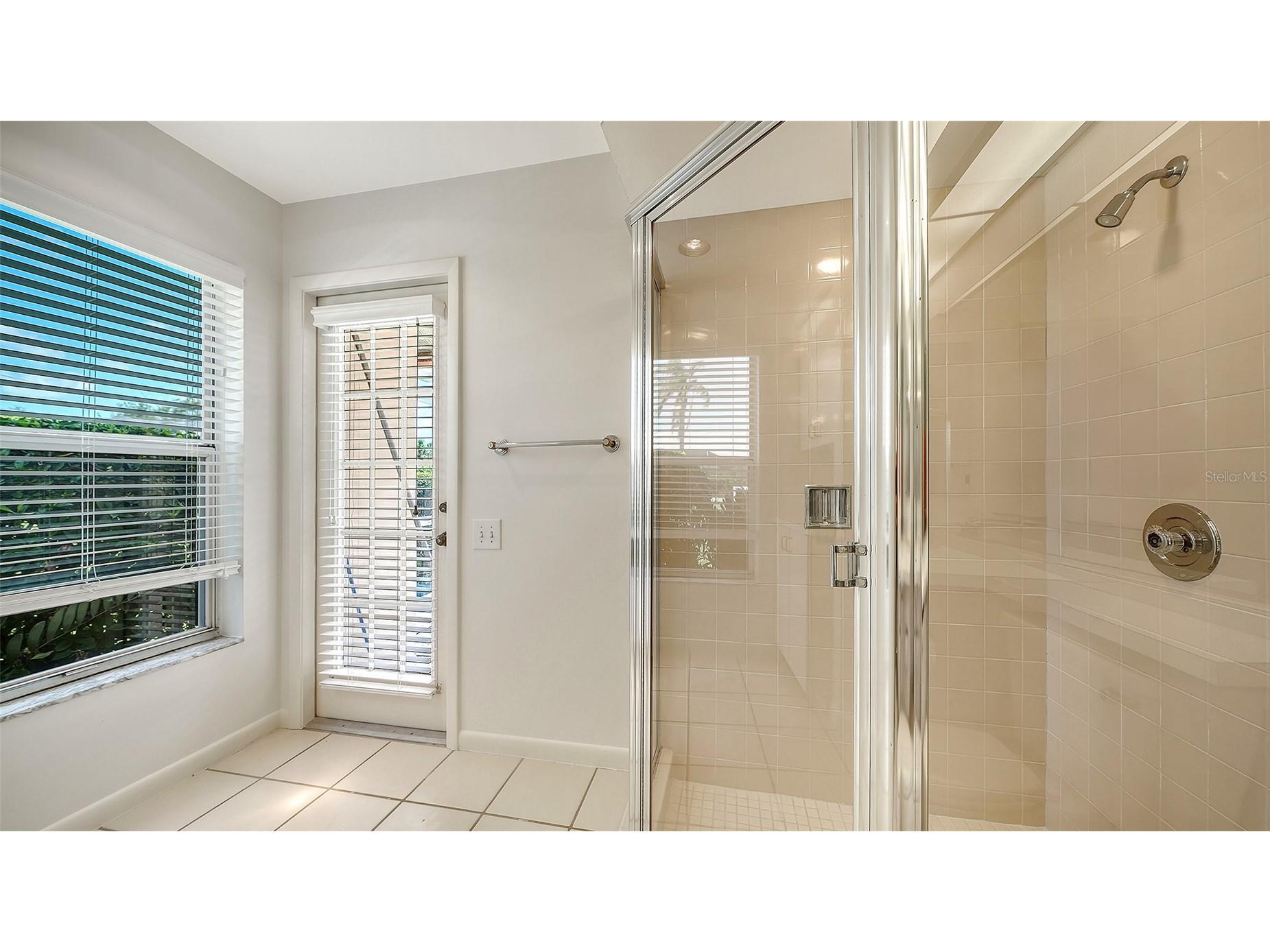 4871 Winterhaven Drive Sarasota FL 34233 A4693755 image35