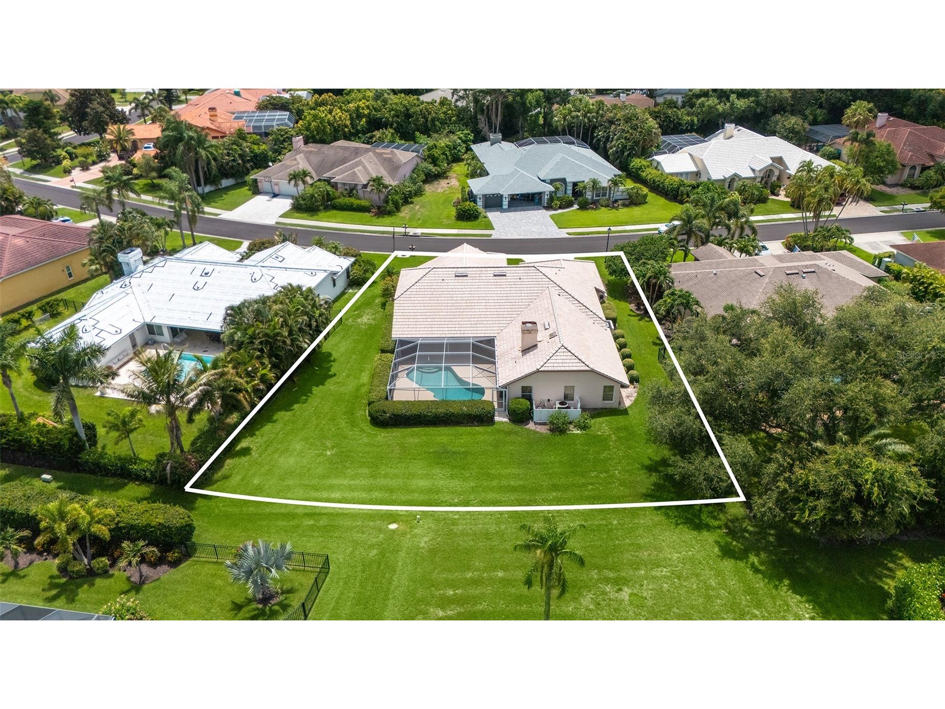 4871 Winterhaven Drive Sarasota FL 34233 A4693755 image54