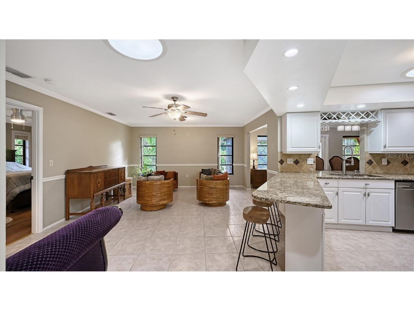 4873 Huntleigh Drive Sarasota FL 34233 A4666290 image10