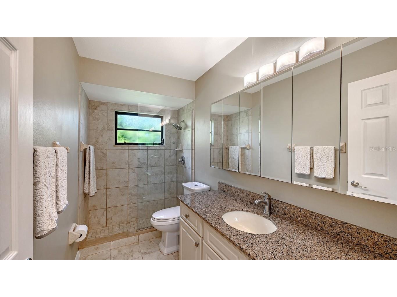 4873 Huntleigh Drive Sarasota FL 34233 A4666290 image25