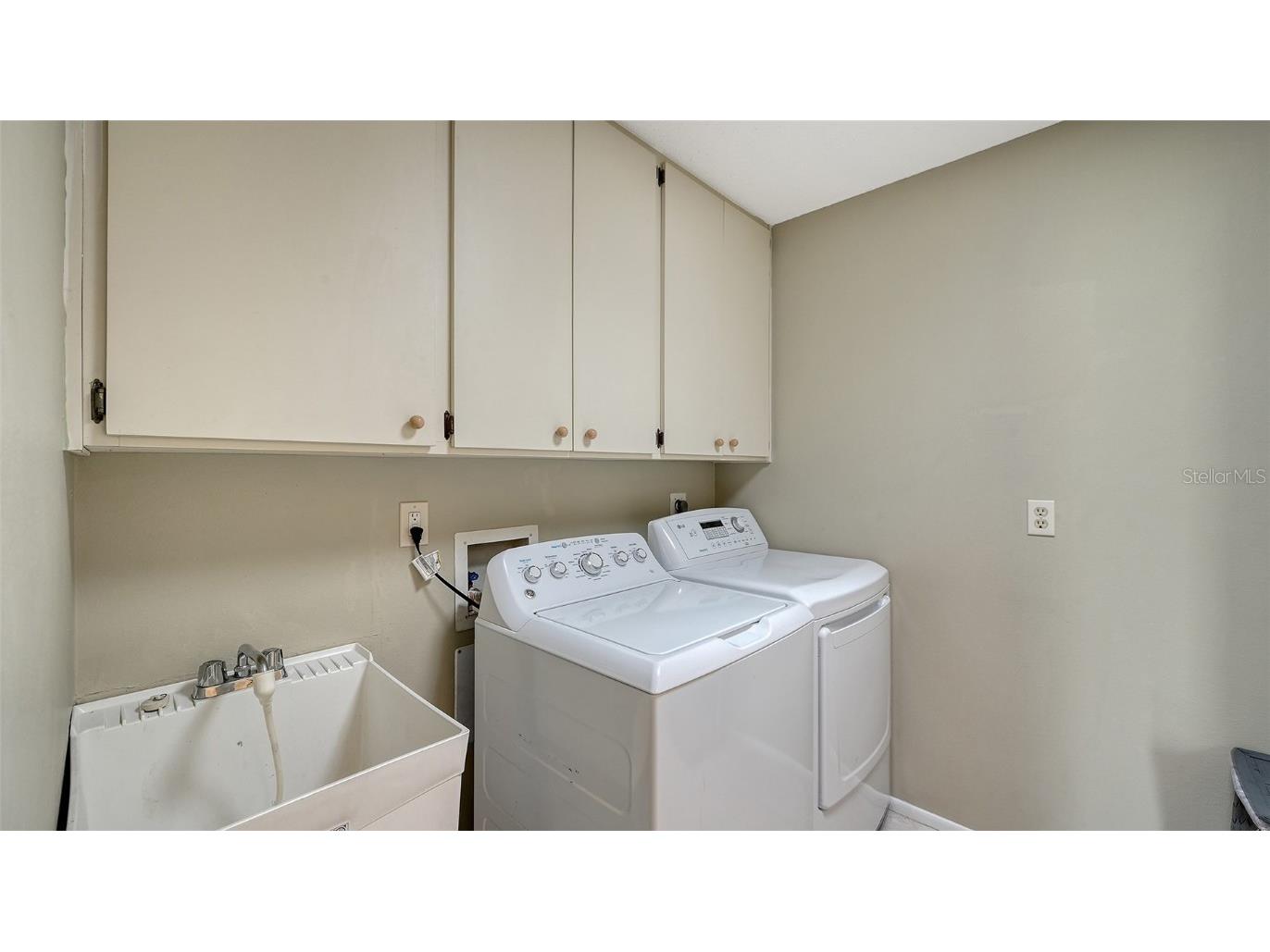 4873 Huntleigh Drive Sarasota FL 34233 A4666290 image28