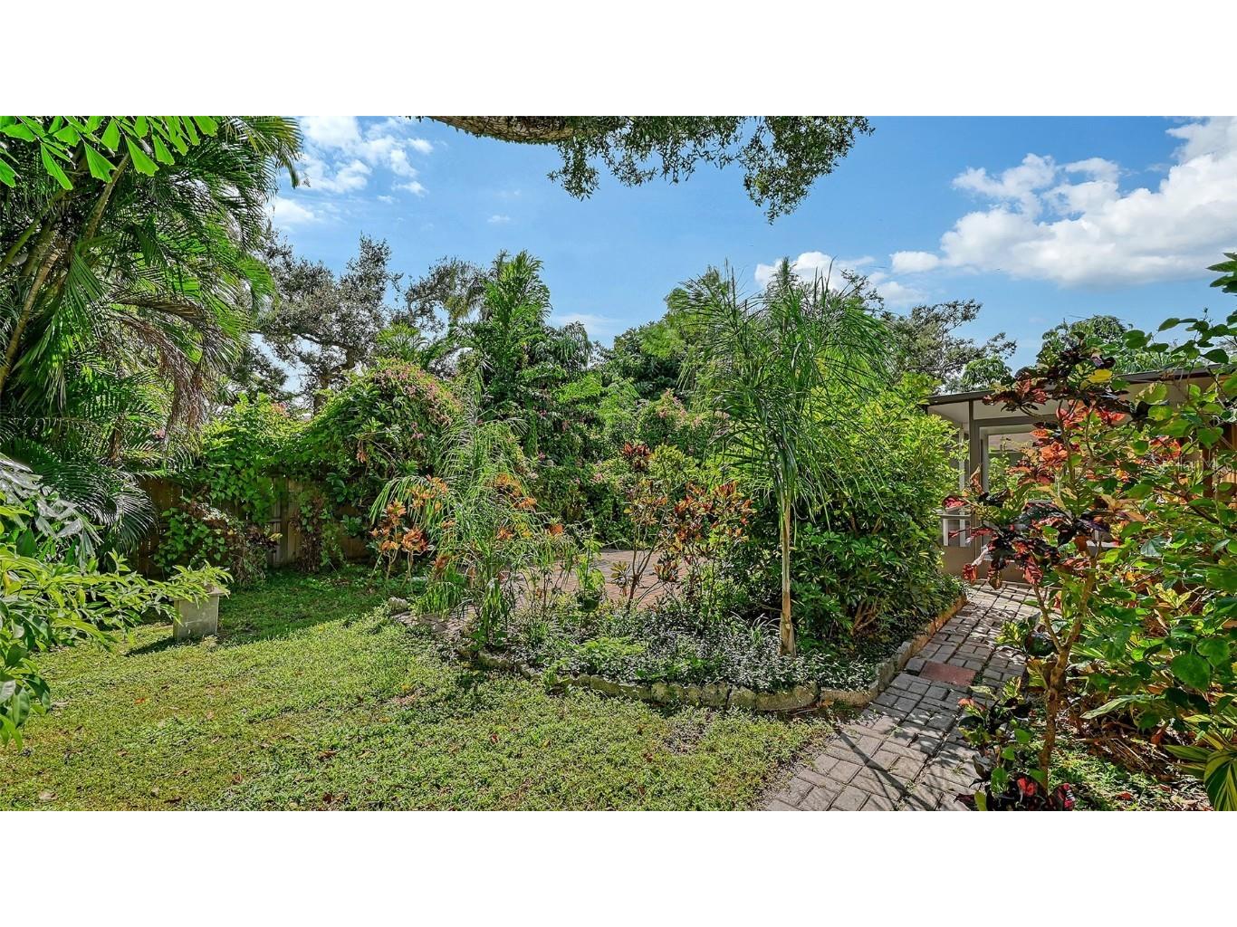 4873 Huntleigh Drive Sarasota FL 34233 A4666290 image32