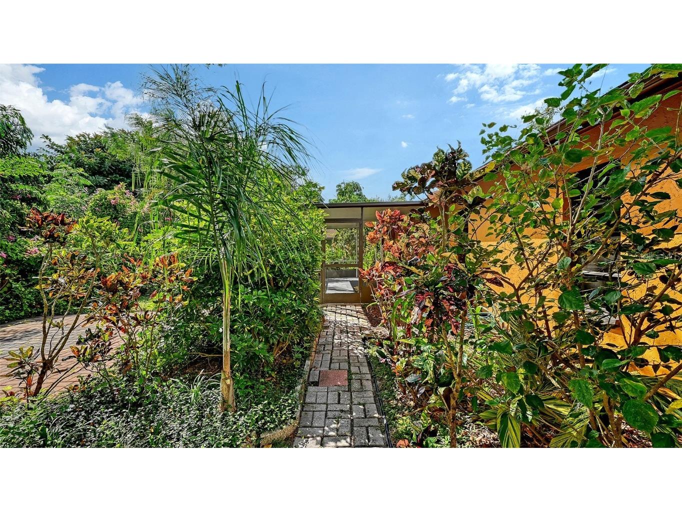 4873 Huntleigh Drive Sarasota FL 34233 A4666290 image33