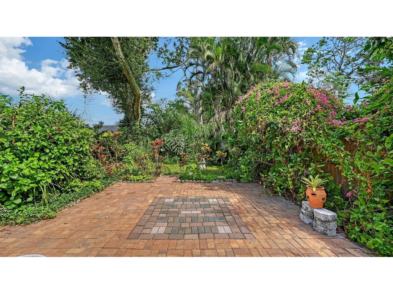 4873 Huntleigh Drive Sarasota FL 34233 A4666290 image39