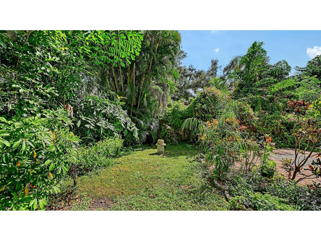 4873 Huntleigh Drive Sarasota FL 34233 A4666290 image42