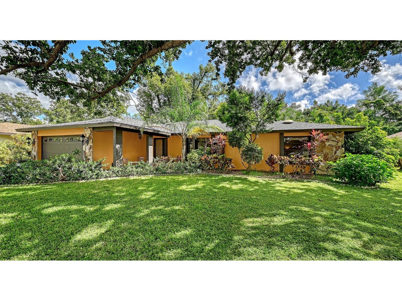 4873 Huntleigh Drive Sarasota FL 34233 A4666290 image45