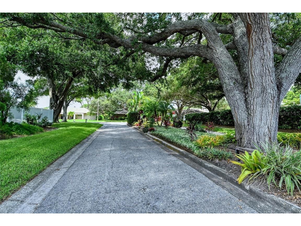 4873 Huntleigh Drive Sarasota FL 34233 A4666290 image49