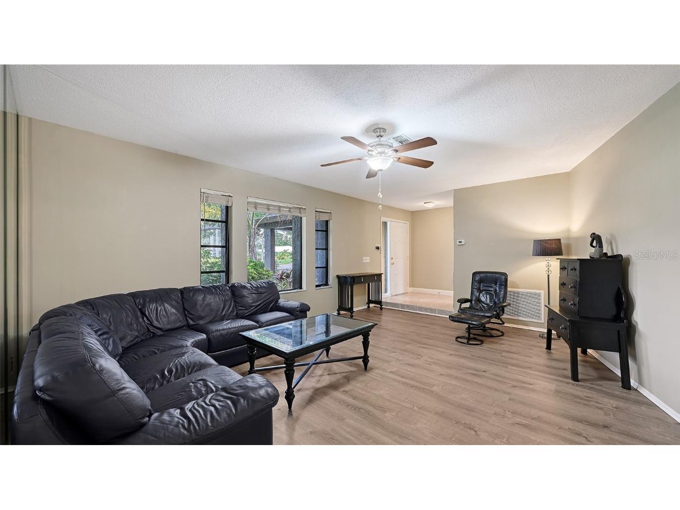 4873 Huntleigh Drive Sarasota FL 34233 A4666290 image5