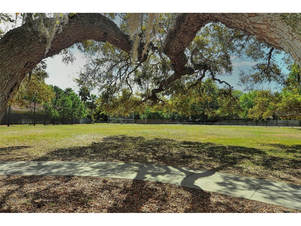 4873 Huntleigh Drive Sarasota FL 34233 A4666290 image55